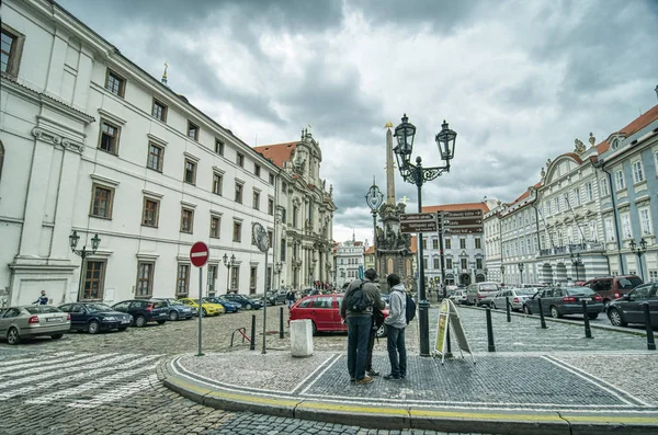 Prague República Checa Julho 2011 Turistas Visitam Ruas Cidade Dia — Fotografia de Stock