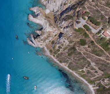 Okyanus, özgürlük kavramı hızlandırmak teknenin hava havai görünümü.