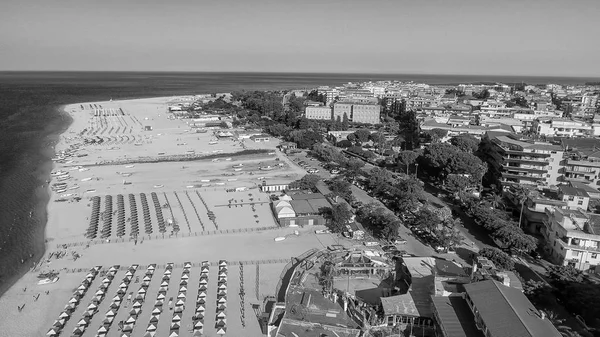 夏のシーズン 空からイタリアのカラブリアの美しい海岸線 — ストック写真