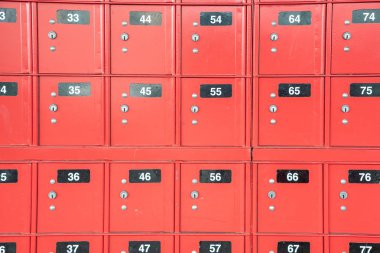 Numaralı kırmızı kasa dış. Emniyet konsepti