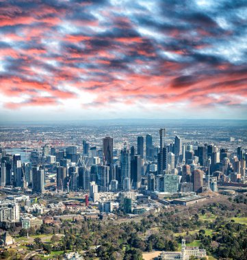 Melbourne 'un gökyüzü görüntüsü helikopter, Avustralya' dan yükseliyor..