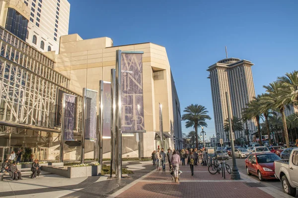 New Orleans - februari 2016: De straten van de stad op een zonnige winterdag. — Stockfoto