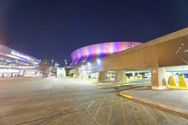 New Orleans - únor 2016: Mecredes Benz Superdome v noci. T — Stock fotografie