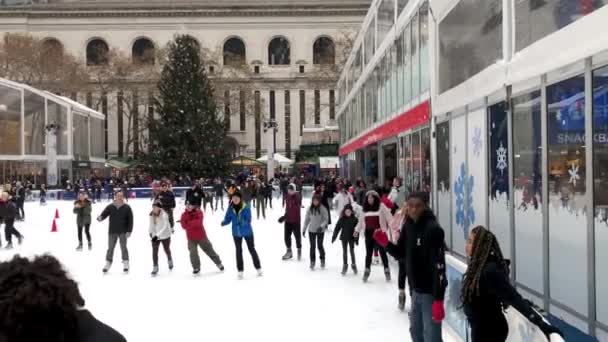 Footage Crowd People Bryant Park Ice Rink New York Usa — Stockvideo