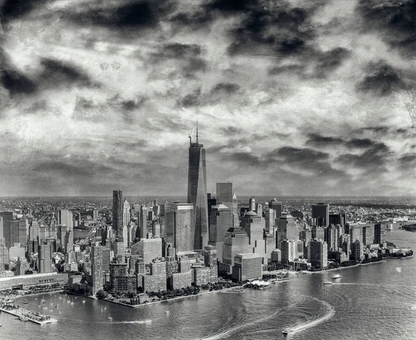 Niesamowity widok z lotu ptaka miasta Nowy Jork. Downtown Manhattan skyline — Zdjęcie stockowe