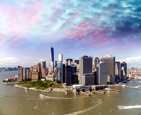 Increíble vista aérea de la ciudad de Nueva York. Centro de Manhattan skyline — Foto de Stock