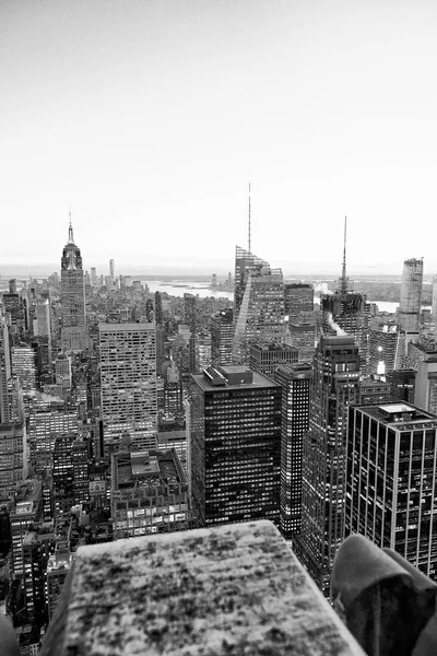 NOVA CIDADE DA IORQUE - 7 DE DEZEMBRO DE 2018: O horizonte aéreo de Manhattan em ni — Fotografia de Stock