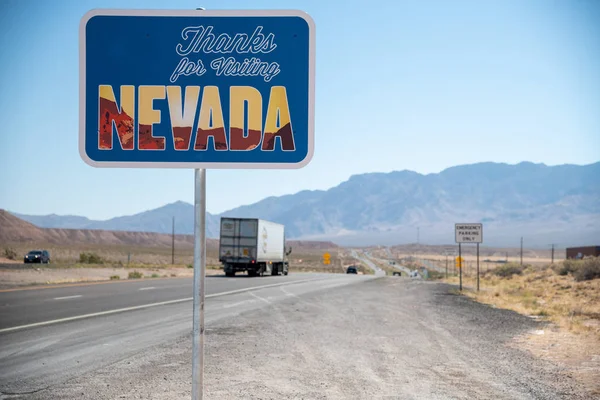 欢迎来到内华达州公路标志沿州路线, 犹他州 — 图库照片