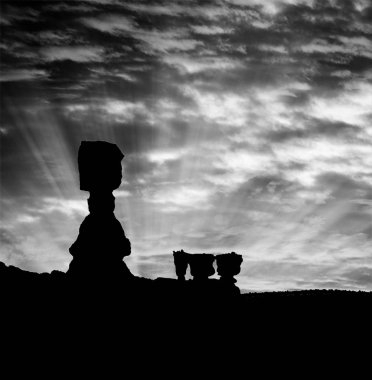 Bryce Canyon Milli Parkı ile Th gün batımında siluetleri hoodoos