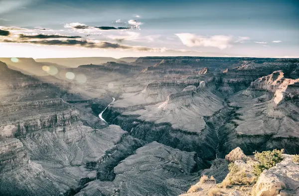 Αναδρομικά φωτισμένη σκηνή του Grand Canyon Πανόραμα — Φωτογραφία Αρχείου