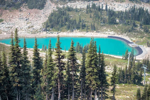 Vacker sjö i Whistler bergen i Kanada — Stockfoto