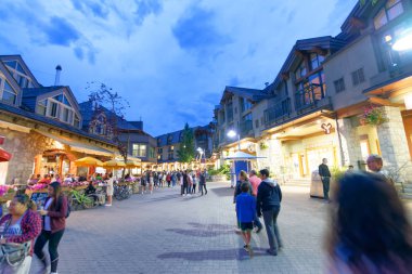 Kanada - 12 Ağustos 2017: Turist şehir merkezi o tadını çıkarın