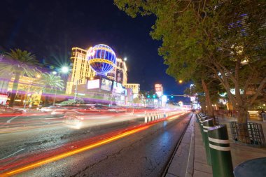 Las Vegas - 1 Temmuz 2018: Strip casinolar gece görünümü. 