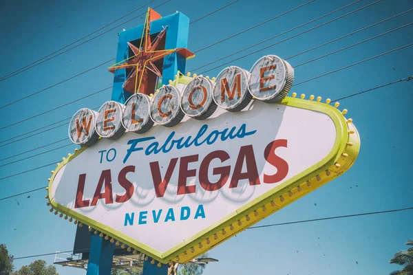 Las Vegas landmark koncept, Välkommen till utmärkt las vegas-skylten en — Stockfoto