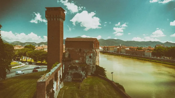 Vista aérea de Pisa. Torre Cityscape y Citadel —  Fotos de Stock