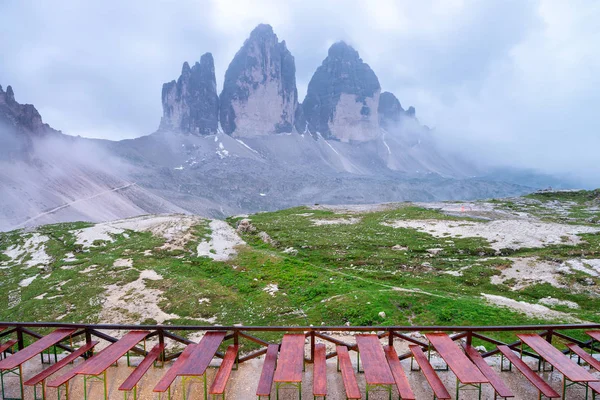 여름철에 라바레 도 산봉우리 세 개 , 이탈리아 알프스 — 스톡 사진