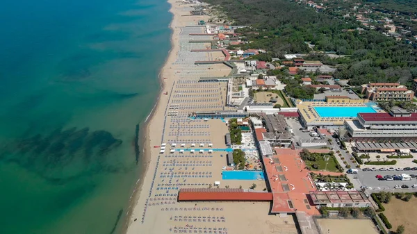 Vista aérea da bela praia no verão — Fotografia de Stock