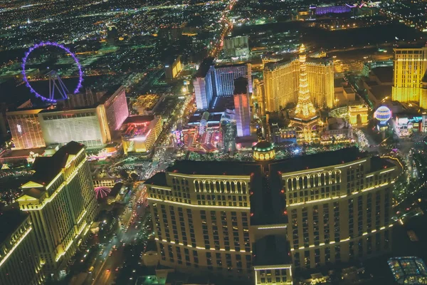 Casinos of Las Vegas and the strip, aerial view  at night from h — Stock Photo, Image
