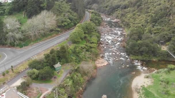 ニュージーランド カランガヘイク渓谷の航空写真 — ストック動画