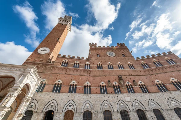 Wieża Torre del Mangia w Sienie, Toskania — Zdjęcie stockowe