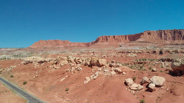 Capitol resif Milli Parkı, Utah. Gün batımında havadan görünümü