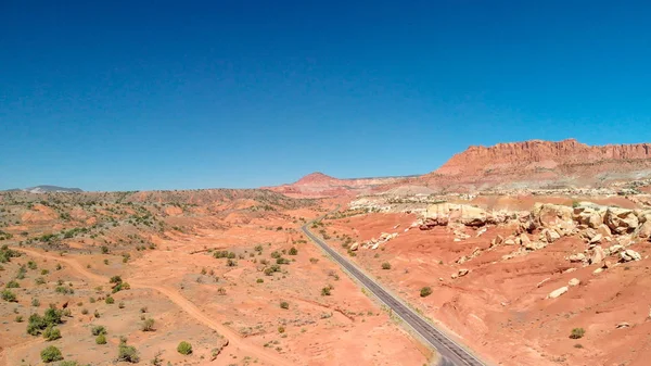 Capitol resif Milli Parkı güneşli yaz gününde, havadan görünümü