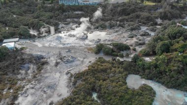 Yeni Zelanda Te Puia Milli Parkı. Geysers havadan görünümü 