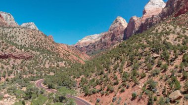 Dağlar Zion National Park, Utah. Yaz aylarında havadan görünümü