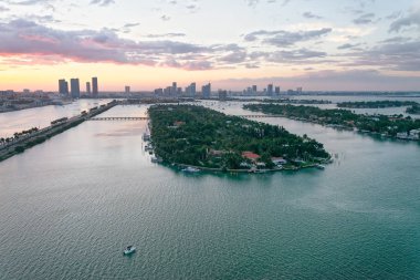 Palmiye Adası ve Hibiscus Adası Miami'de. Helic havadan görünümü