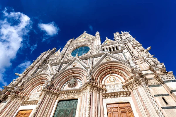 Duomo di Siena, Toscana. Vista esterna del Duomo — Foto Stock