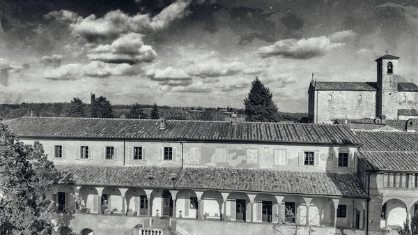 Siena, Tusca yakınındaki Pontignano Charterhouse şaşırtıcı havadan görünümü — Stok fotoğraf