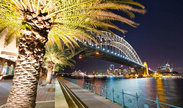 Gece Sydney Harbor Köprüsü, şehir sembolü, Avustralya — Stok fotoğraf