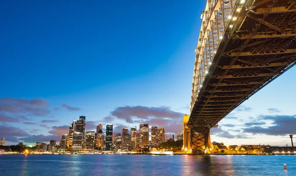 Sydney Harbor Bridge la nuit, symbole de la ville, Australie — Photo