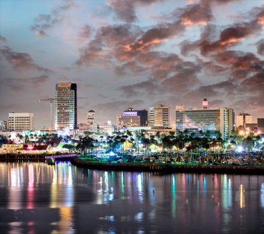 San Diego geceleri, şehir limanından görünüm