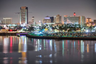 San Diego geceleri, şehir limanından görünüm