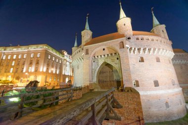 Barbican in Krakow gece, Polonya