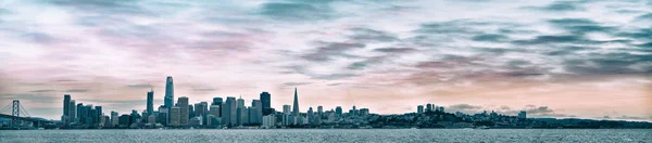 San Francisco, California. Panoramic view of Downtown skyline at — Stock Photo, Image