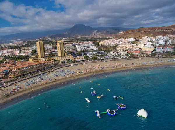 Luftaufnahme der Küste von Los Cristianos auf Teneriffa von einer Drohne aus — Stockfoto