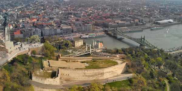 Фадель и горизонт Будапешта. Вид с воздуха на венгерского капитана — стоковое фото