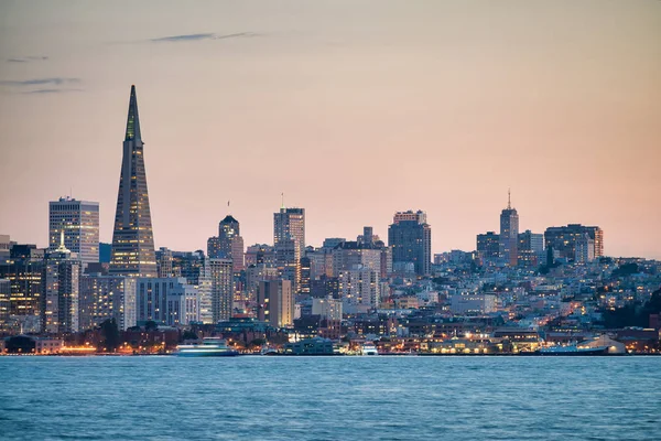 加州旧金山市中心天空的全景日落景观 — 图库照片