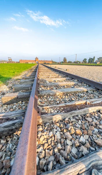 Famosa ferrovia do Campo de Concentração de Auschwitz Birkenau — Fotografia de Stock