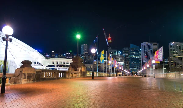 悉尼 - 2015年11月8日:达令哈博美丽的夜景 — 图库照片