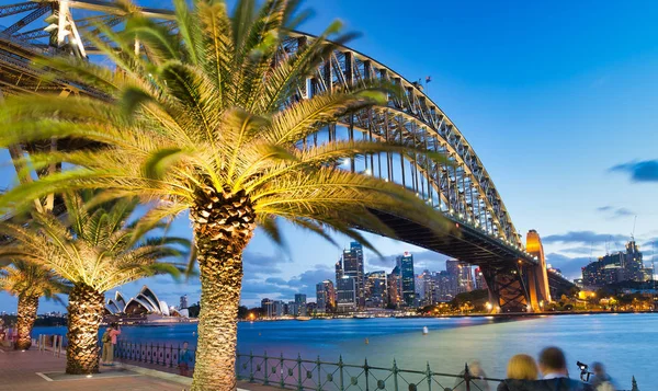 Sydney-6 november 2015: prachtig uitzicht over Sydney Harbor bridging — Stockfoto
