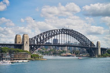 Sydney-Ekim 2015: bir güneş üzerinde Sydney Harbor panoramik görünümü