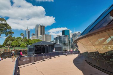 Sydney-Ekim 2015: güneşli bir gün şehir silüeti. Şehir