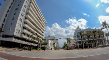 Miami Beach, FL-11 Nisan 2018: okyanus sürücü güneşli bir gün. TH
