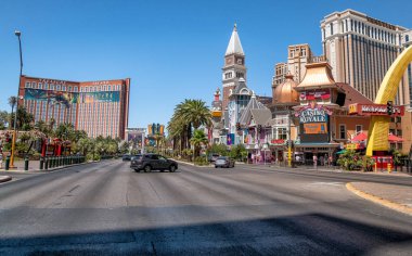 Las Vegas - 1 Temmuz 2018: Strip casinolar görünümünü bir su üzerinde