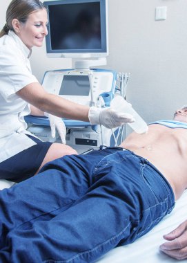 Doktorlar ve hastalar hastanede