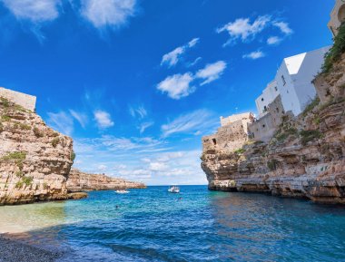Polignano a Mare, Italya 'nın inanılmaz kıyı şeridi. Plaj ve durağındayım