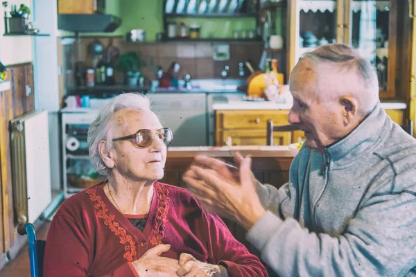 Coppia Anziana Che Litiga Casa Movimenti Sfocati — Foto Stock